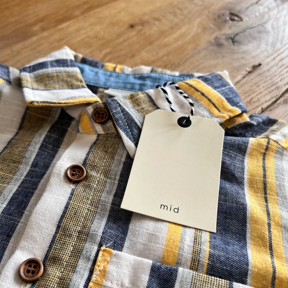 mid. NWT. Size boys age 7/8. Blue, yellow, cream coloured button-up dress shirt. - Picture 3 of 8